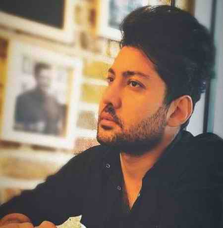 bdf دانلود آهنگ میشینم فقط روبروتو