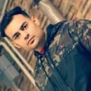 دانلود آهنگ زیباترین عالم قشنگترین ستارم