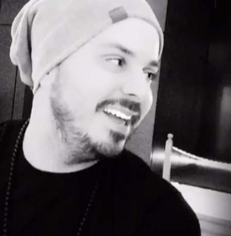 دانلود آهنگ عشق من عاشقتم تکرارش هرشب عادته Screenshot 2022 09 05 195940 دانلود آهنگ عشق من عاشقتم تکرارش هرشب عادته