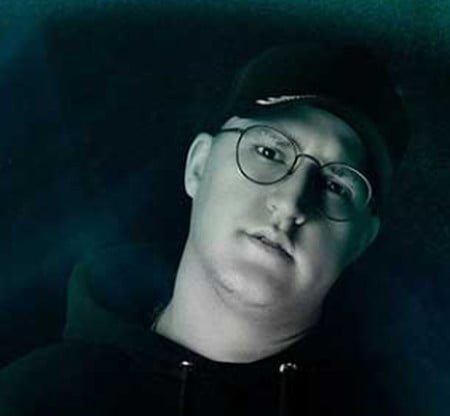 دانلود آهنگ من هنوز حالم بد یه درد عمیق Screenshot 2023 01 01 183747 دانلود آهنگ من هنوز حالم بد یه درد عمیق