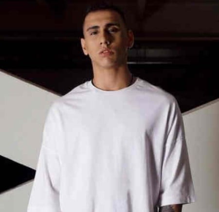 Screenshot 2023 01 06 164627 دانلود آهنگ لیلی شایان یو