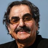 دانلود آهنگ تفنگ دسته نقرم رو فروختم شهرام ناظری دانلود آهنگ تفنگ دسته نقرم رو فروختم شهرام ناظری