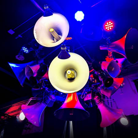 hom lautsprecher kunst mobile 02 دانلود آهنگ میای یا بیام بیارمت