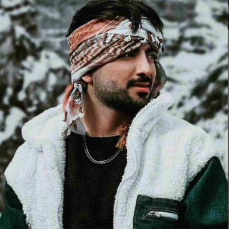 2483 Ramin TajangiKhoob Ni دانلود آهنگ مه حالم اصلا خوب نی انقده درد دارم