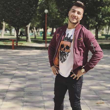 as 1 دانلود آهنگ اتاقم تاریکه غمیلم فراوان از آرمین برمایه