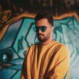 دانلود آهنگ عشق تو بسه منه عطرت همیشه رو مچ دست منه