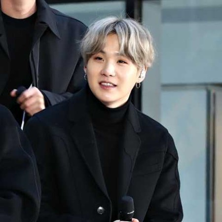 دانلود آهنگ مین یونگی Daechwita bts suga song request 2023 05 05 18 40 دانلود آهنگ مین یونگی Daechwita