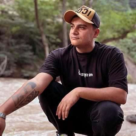 دانلود آهنگ قبرستان خاطرات از رامین کرمی Ramin20Karami20 20Aks202 دانلود آهنگ قبرستان خاطرات از رامین کرمی