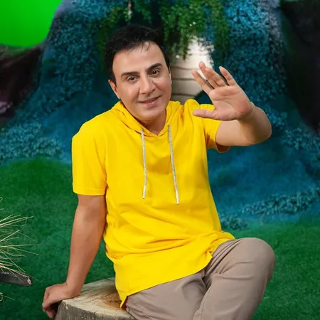 دانلود آهنگ عمو پورنگ لبخند بزن تو با آیینه  دانلود آهنگ عمو پورنگ لبخند بزن تو با آیینه