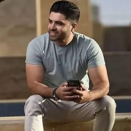 دانلود آهنگ مثل ماه برق میزنی چه قشنگ حرف میزنی  دانلود آهنگ مثل ماه برق میزنی چه قشنگ حرف میزنی