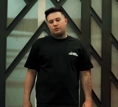 دانلود آهنگ علی احمدیانی شماره 1 یک  دانلود آهنگ علی احمدیانی شماره 1 یک