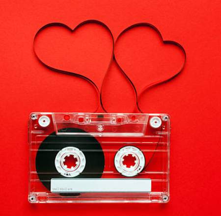 Screenshot 2025 07 23 083106 دانلود آهنگ موره موره