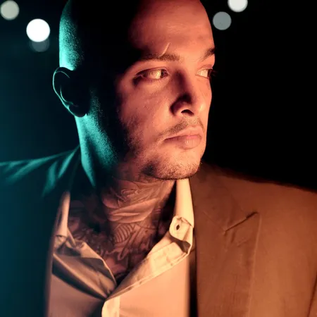  دانلود آهنگ آرمین آراد بیا دنبال من