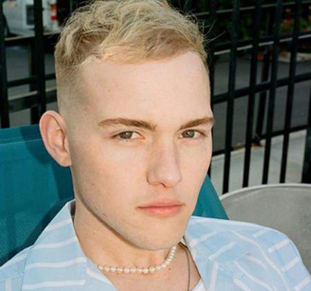 دانلود آهنگ فالینگ از ترور دنیل Screenshot 2025 08 19 085400 دانلود آهنگ فالینگ از ترور دنیل