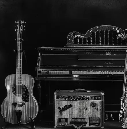 دانلود آهنگ افغانی خالد خلوت مسافری دلگیر است  دانلود آهنگ افغانی خالد خلوت مسافری دلگیر است