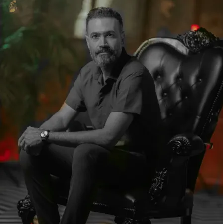  دانلود آهنگ رادمان بخند