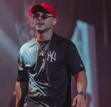  دانلود آهنگ آرمین زارعی فوبیا