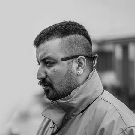 دانلود آهنگ پوری بزن زنگ بم  دانلود آهنگ پوری بزن زنگ بم