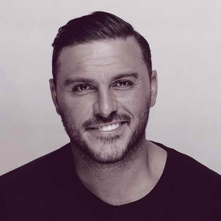 Cvb دانلود آهنگ آرمین زارعی یه چیزی بگو بزار قانع شم