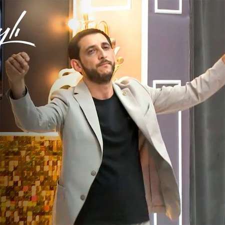 دانلود آهنگ ای بوتون دونیا بیر یانا سن بیر یانا elcin goycayli neye gore دانلود آهنگ ای بوتون دونیا بیر یانا سن بیر یانا