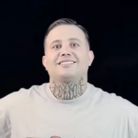  دانلود آهنگ علی احمدیانی طوفان