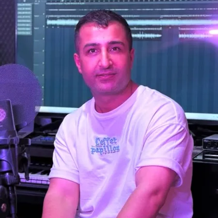  آهنگ امشب دلم گرفته از دست این زمونه