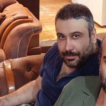 دانلود آهنگ هنوزم یه تار موتو به دنیا نمیدم محسن چاوشی دانلود آهنگ هنوزم یه تار موتو به دنیا نمیدم محسن چاوشی