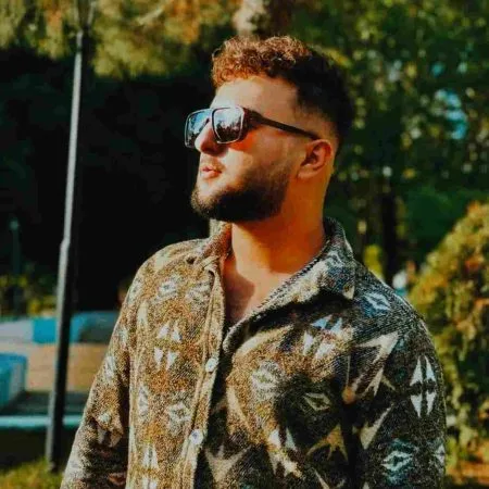  دانلود آهنگ هی چرخیدن تو حال مستی همش گاز و ترمز دستی