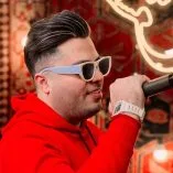 دانلود آهنگ اینجا خوشی انتن نمیده بغض امونمو بریده