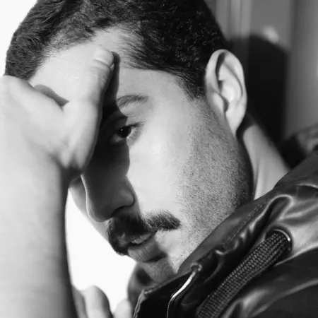 دانلود آهنگ حامیم بی رنگ دانلود آهنگ حامیم بی رنگ